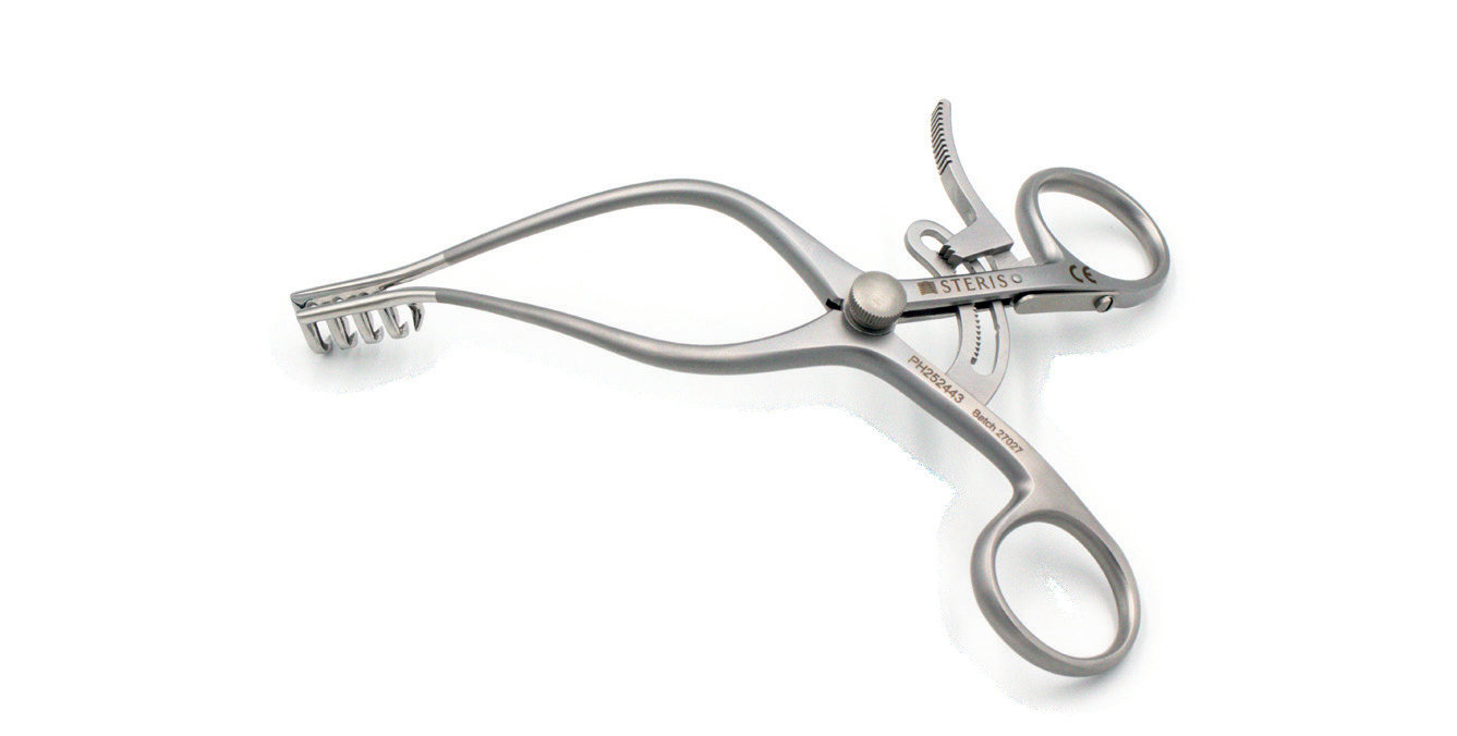 Mollison Retractor 4 into 4 Teeth Adult
